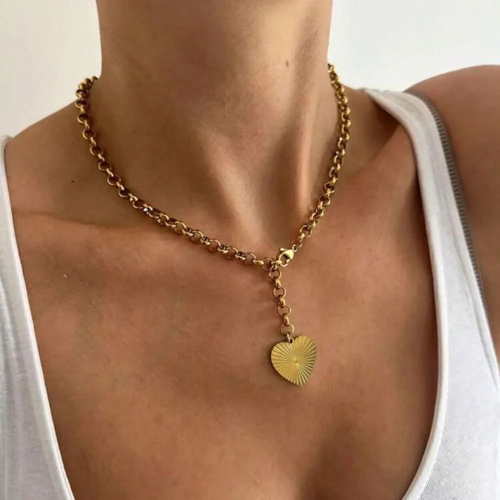 Gold Heart Pendant Necklace A1488
